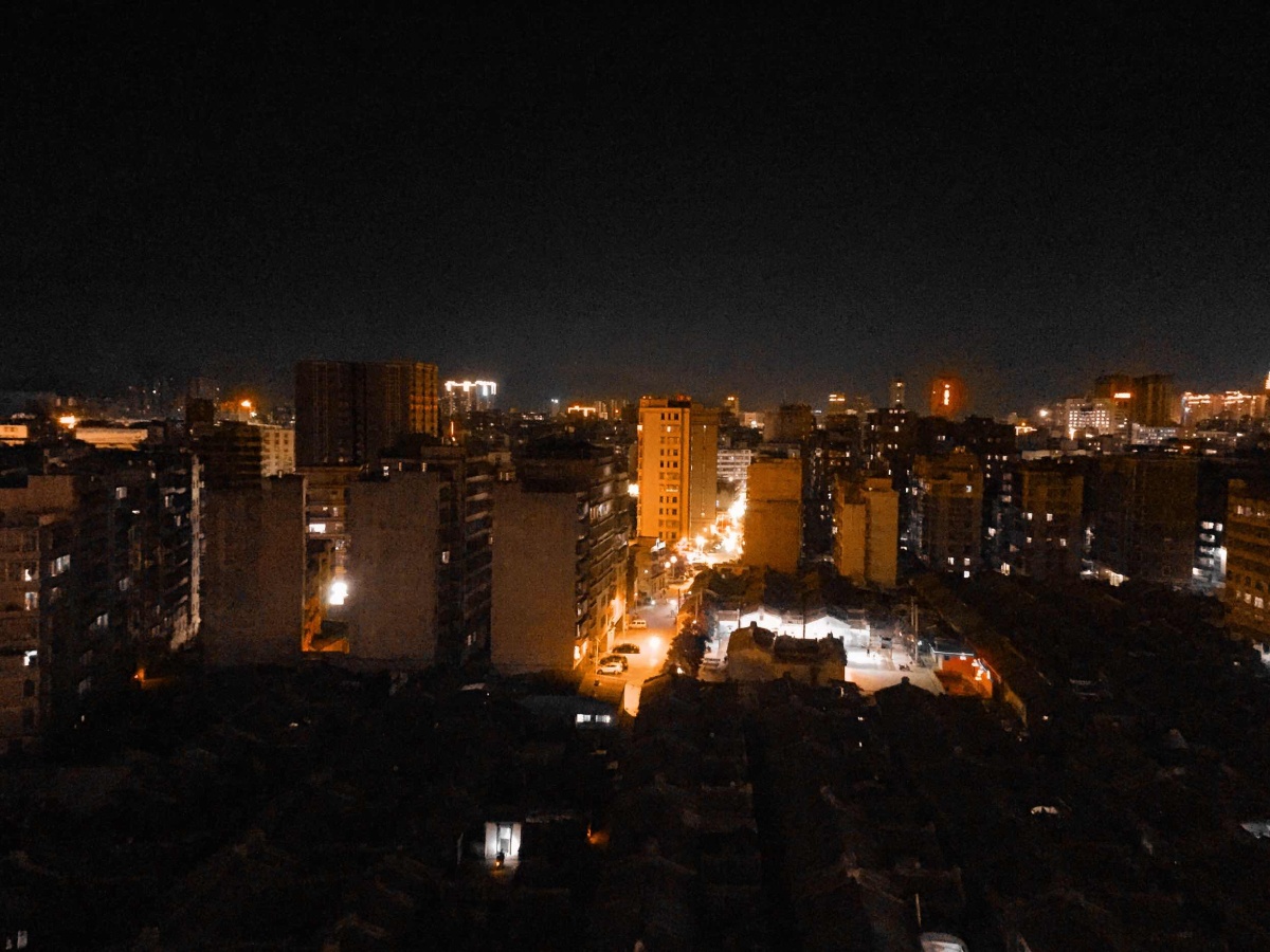 手机拍摄窗外夜景