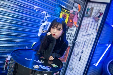 001
