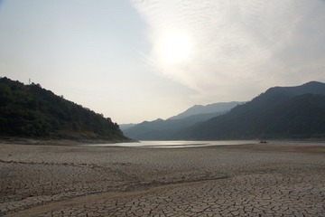 水旁旱地