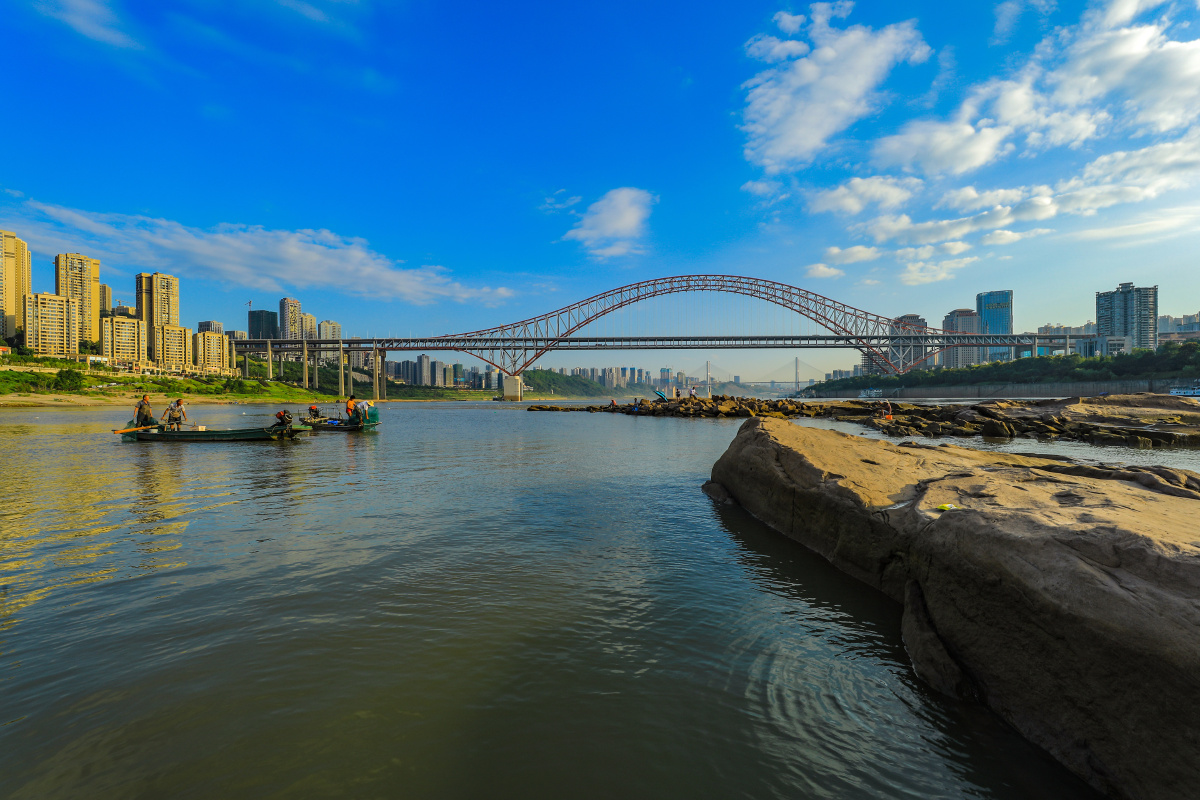 摄于重庆江北长滨二路长江边