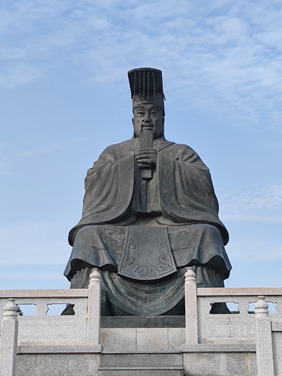 吴文化广场泰伯墓