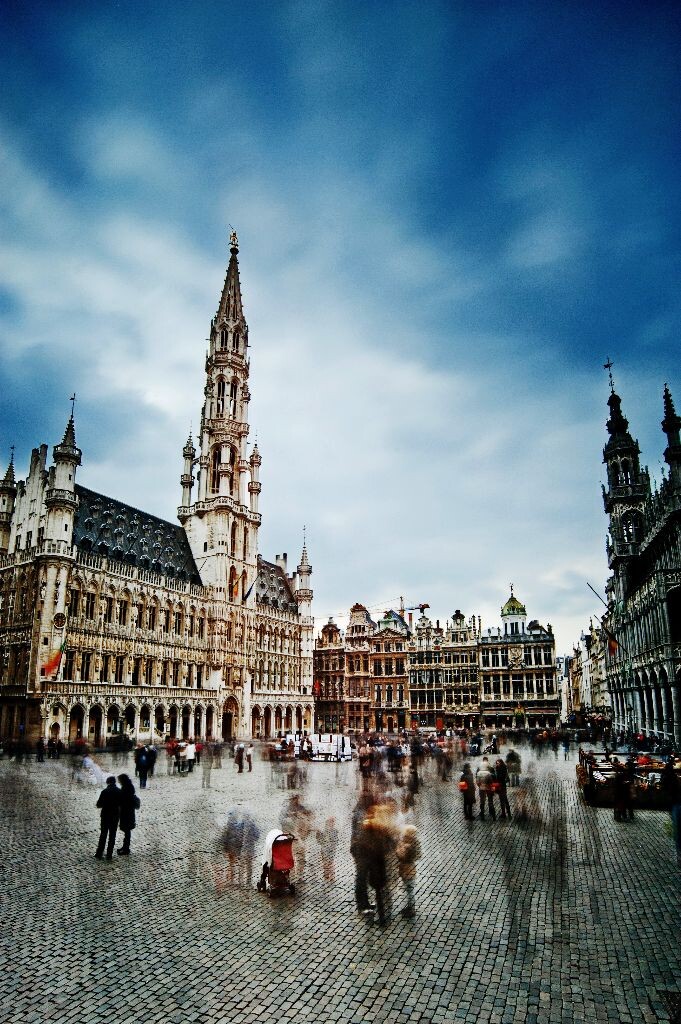 行色匆匆<br />
摄于布鲁塞尔大广场, bruxelles the grand place