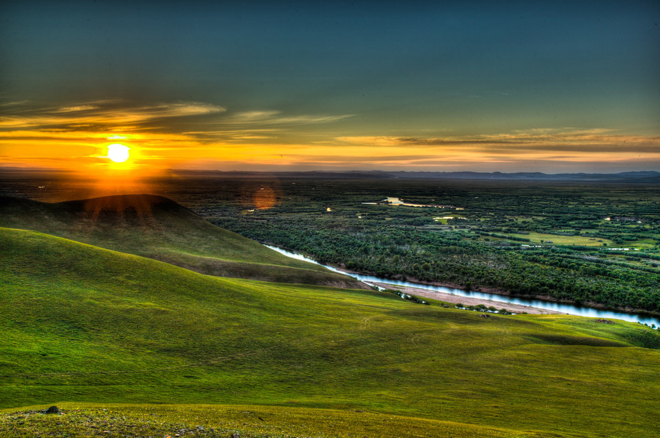额尔古纳市黑山头拍日落