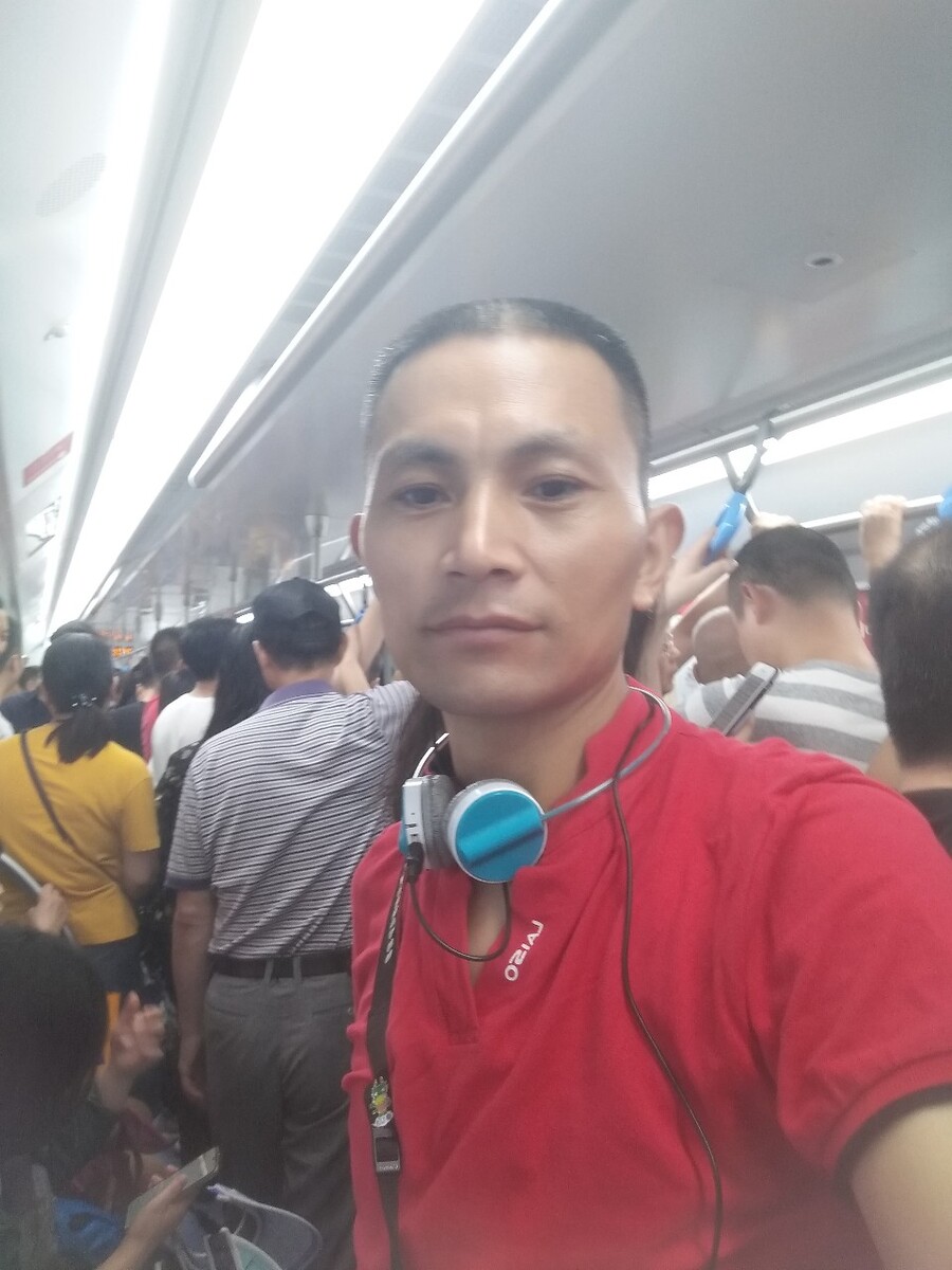 贵阳市镇村建设管理站站长肖占坤