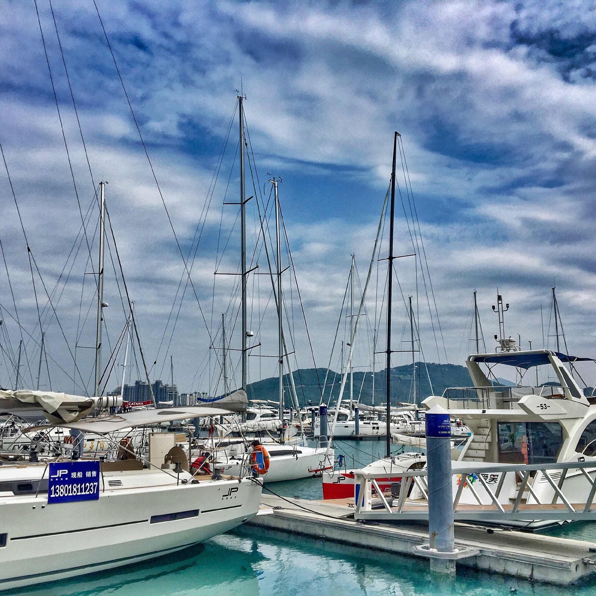 三亚半山半岛游艇俱乐部