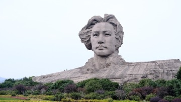2050692