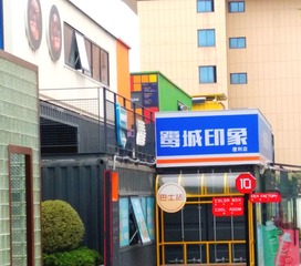 293136