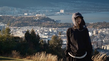 001