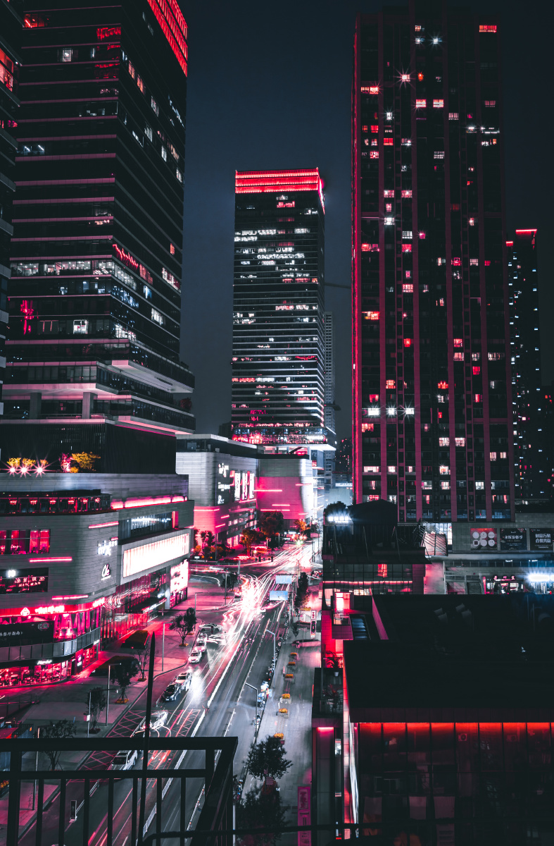 繁华的商业街拍摄于谢家湾华润万象城