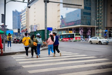 598342