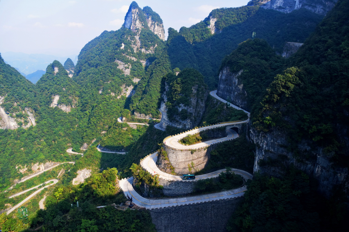 天门山盘山公路