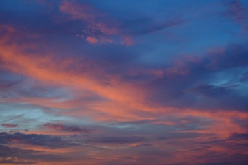 112725