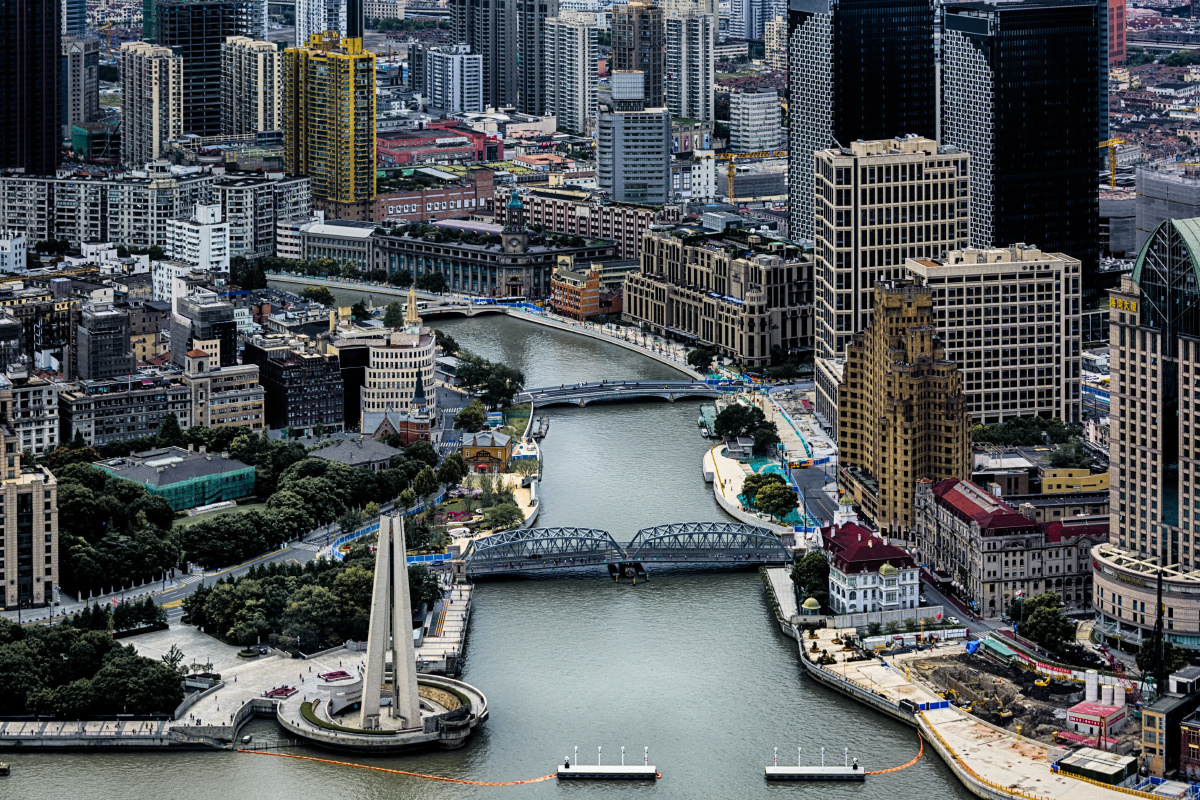 俯瞰黄浦江苏州河交汇处