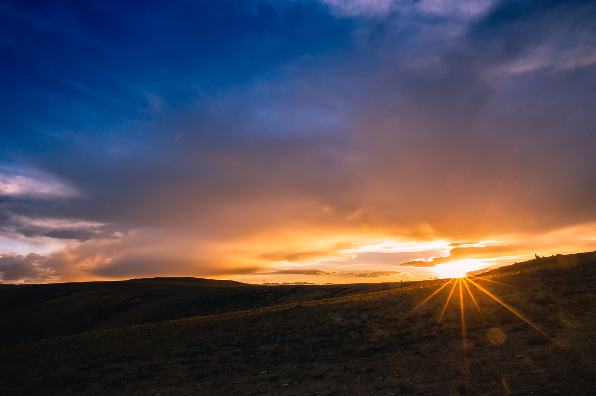 消失在天际的那一抹光