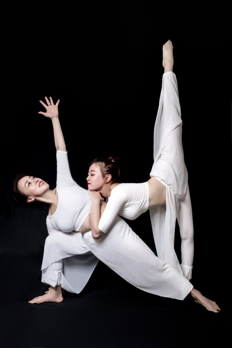 瑜伽舞蹈母女的幸福