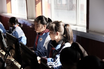 215087