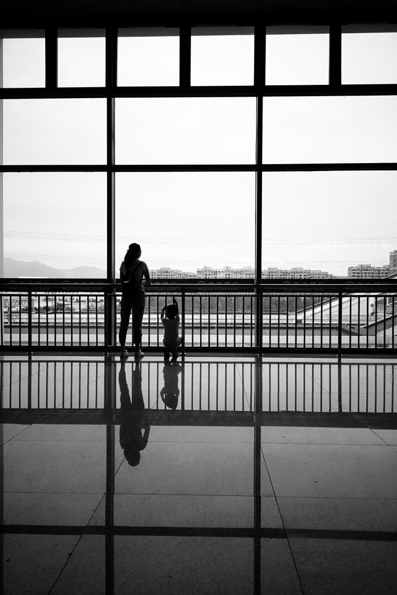 你在凝视,你便是诗,你所凝望的,即是远方.