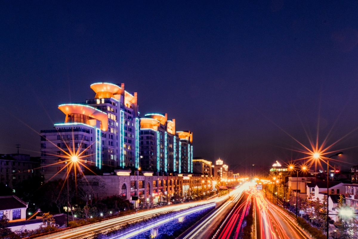 龙翔桥;西湖大道过街天桥