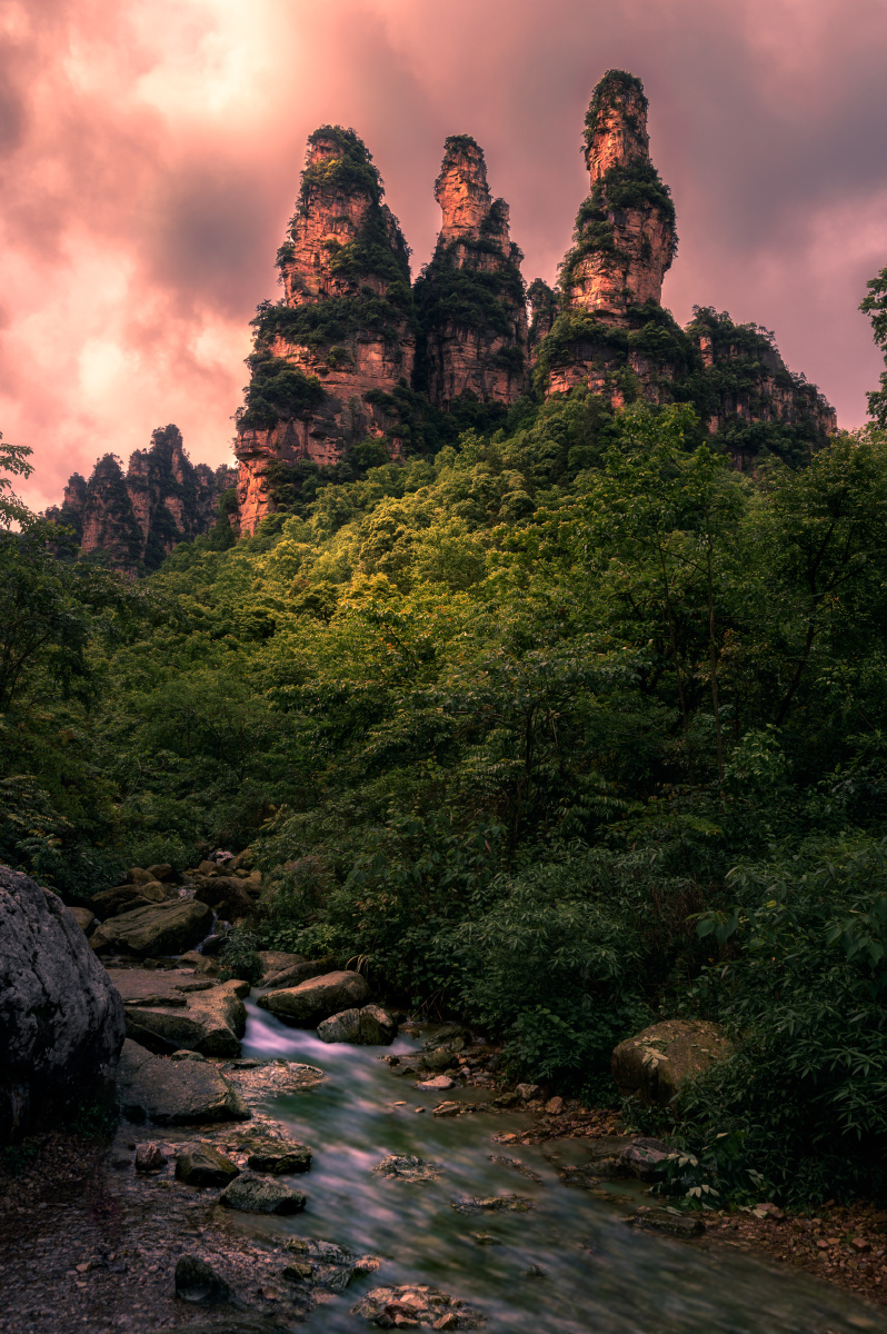 三姊妹峰十里画廊张家界国家森林公园
