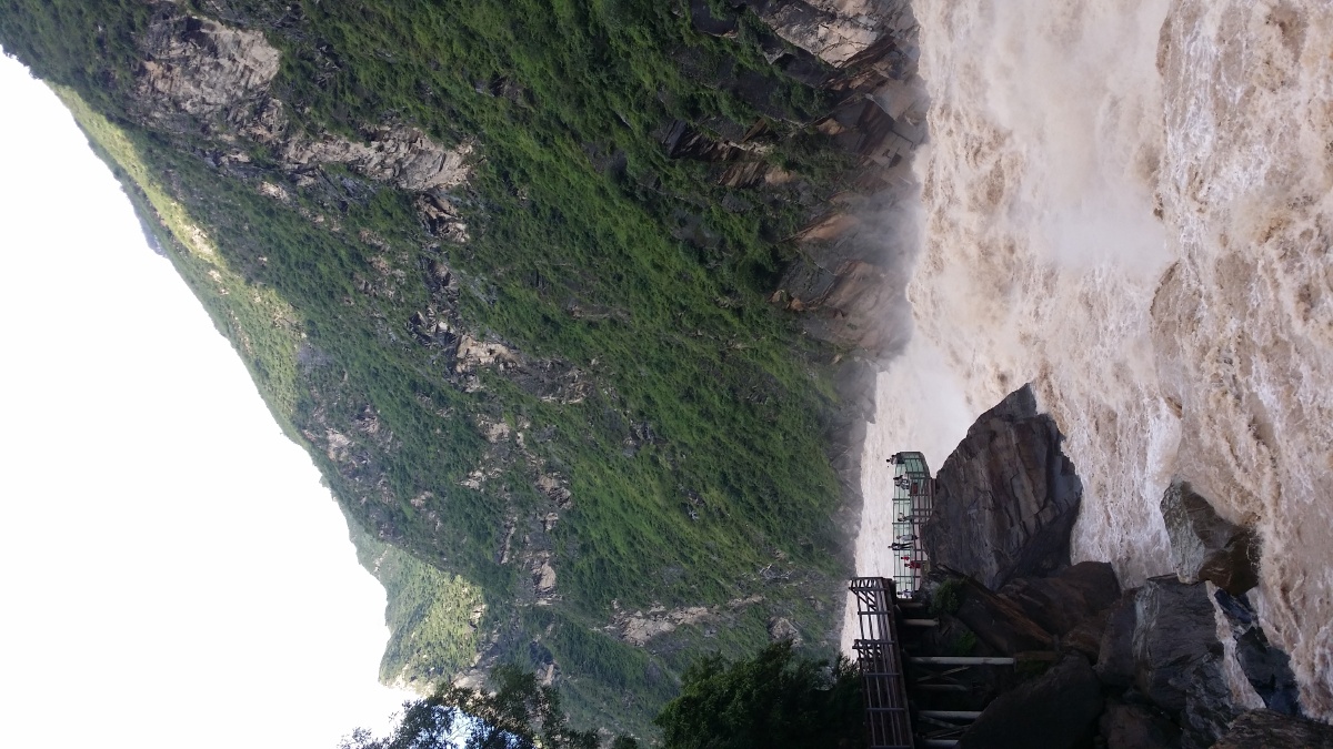 金沙水拍云崖暖