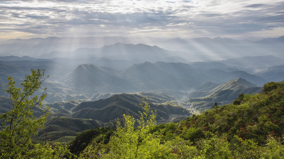 千峰叠翠层林尽染
