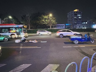 ABB0D37E-0AE8-4063-A940-19DB173B170A/L0/001