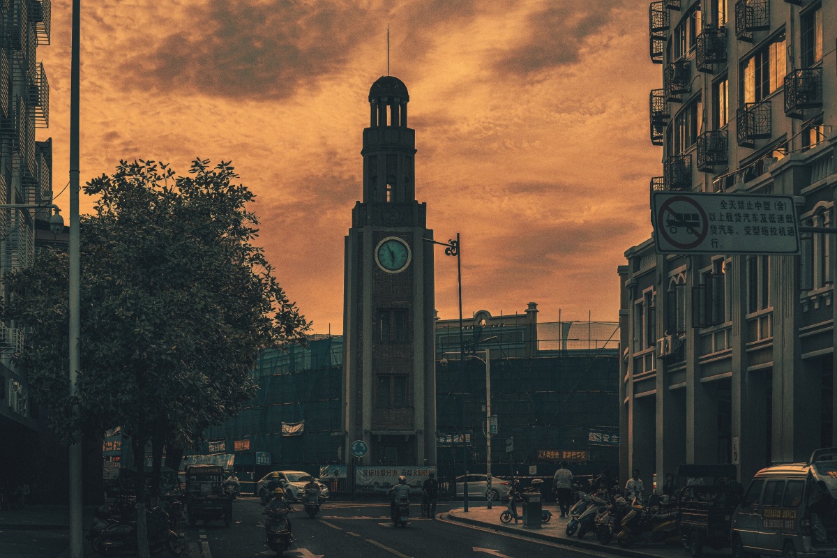 赣州的标志一一标准钟