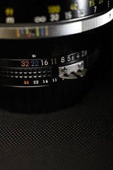 806603