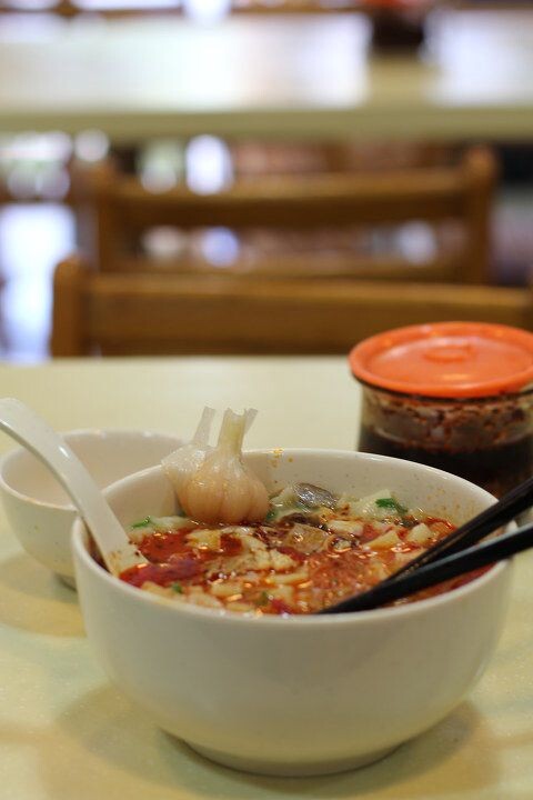 大漠牛肉面的泡馍<br />
以后坚决不能吃了