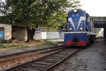 393472