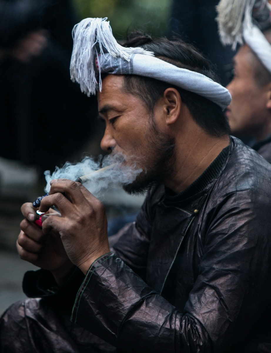 岜沙汉子 - 老军医 - 图虫