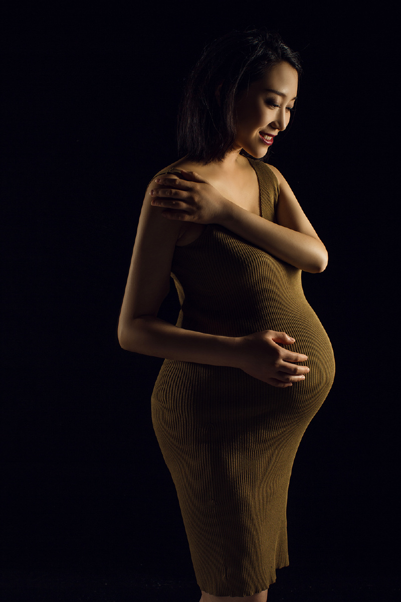 孕妇人像