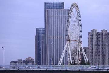 164608