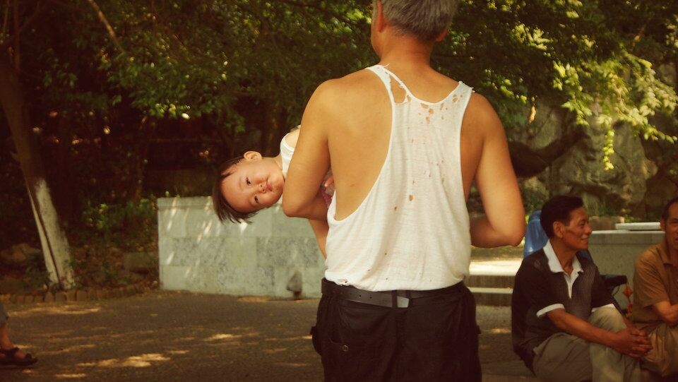 P8170707<br />
七星公园里很多乘凉的桂林市民 非常悠闲 真让人神往