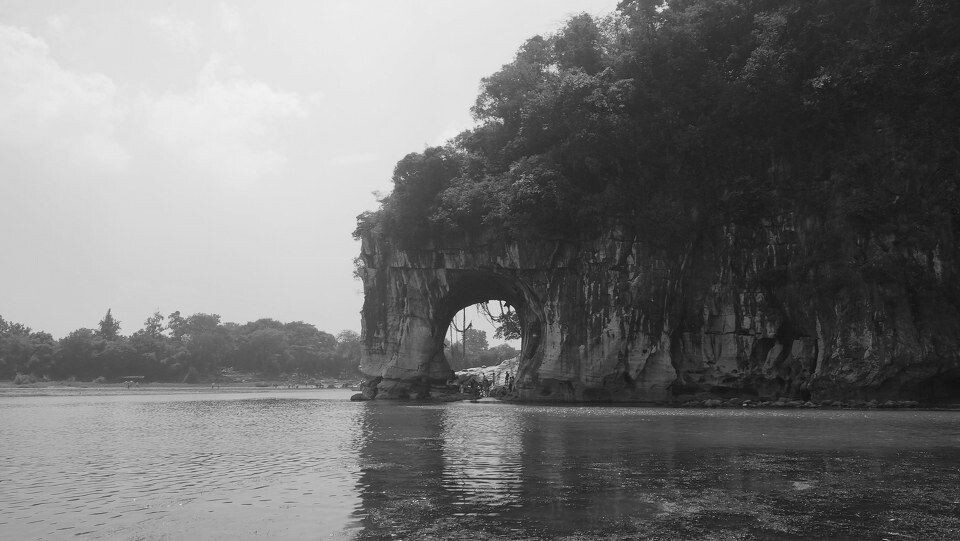 P8170743<br />
【象山水月】白平衡调得不好于是毁掉照片了QwwwQ 调成黑白另有一番感觉吧
