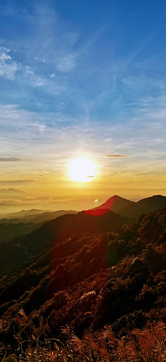 云破日出你是那道光束