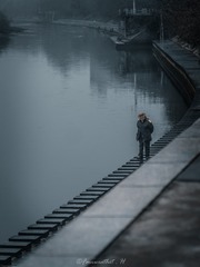 676907
