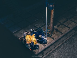 677058