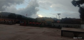944042