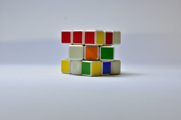 563386