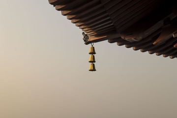 811040