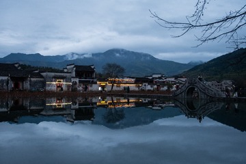 716951