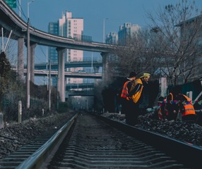 702497