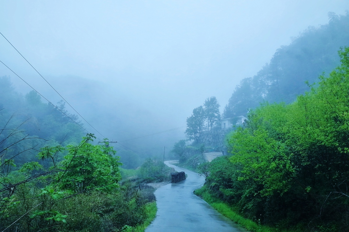 雨后的大山