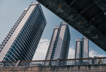 820122