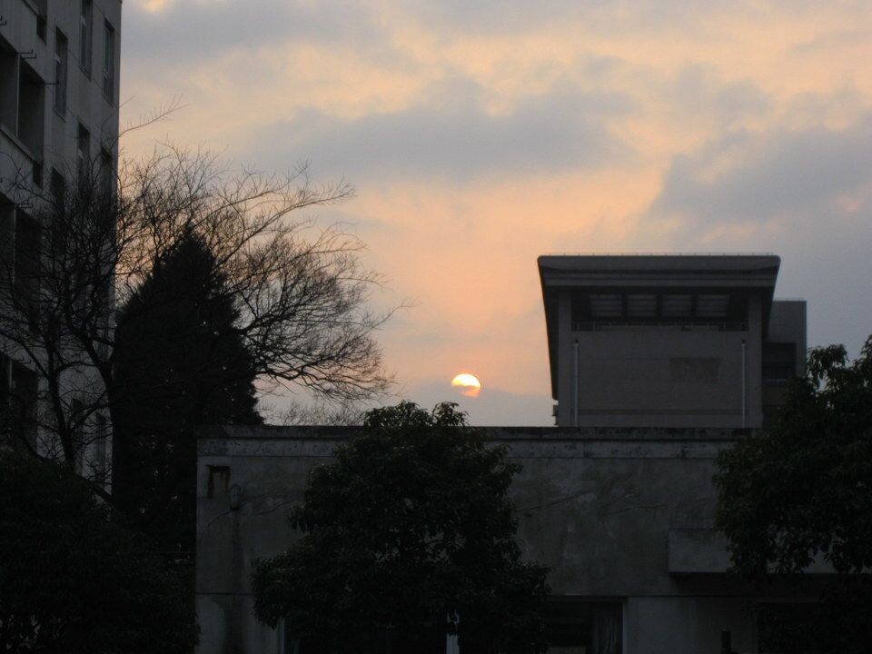 远方的落日<br />
