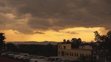1740571