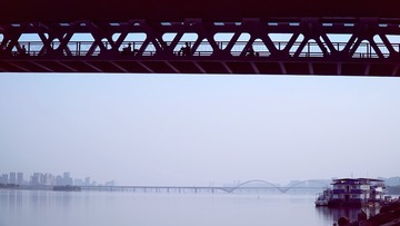 129085