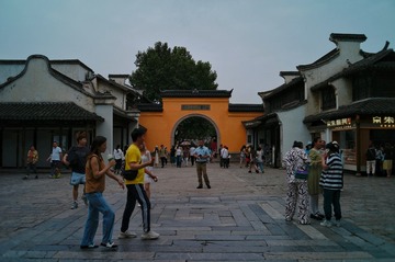 09A48801-49FD-44EC-A7A6-9C477D2B76E9/L0/001