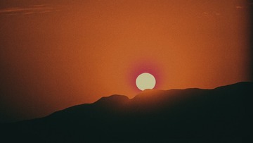 152061